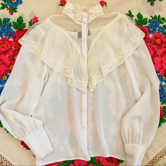 Vintage Lacy Blouse with Gunne Sax vibes - Picture 4 of 8